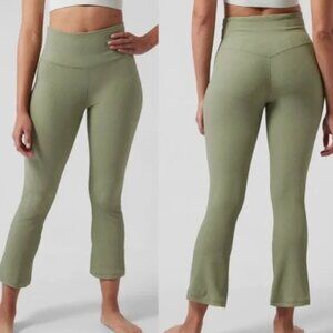 Athleta Elation Rib Crop Flare High Rise Green Pants, Size Small Petite